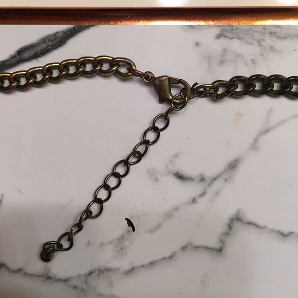 LIKE NEW NECKLACE!! - Picture 3 of 3