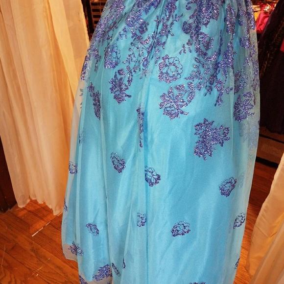 Prom dress - Picture 4 of 4