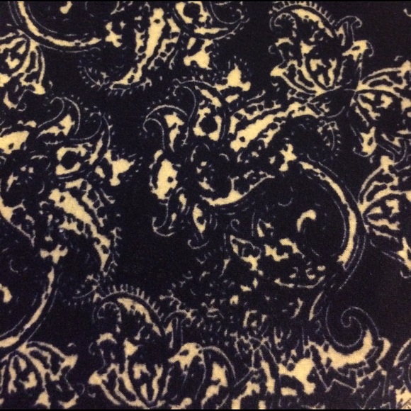 💕 BNWT Navy and cream Paisley os LuLaRoe leggings - Picture 2 of 2