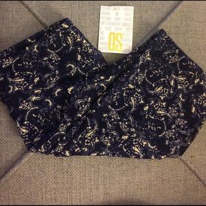 💕 BNWT Navy and cream Paisley os LuLaRoe leggings