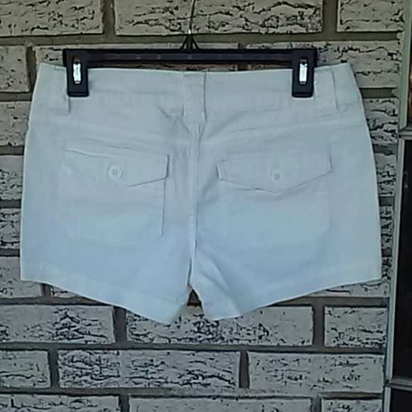 Shorts - Picture 3 of 5