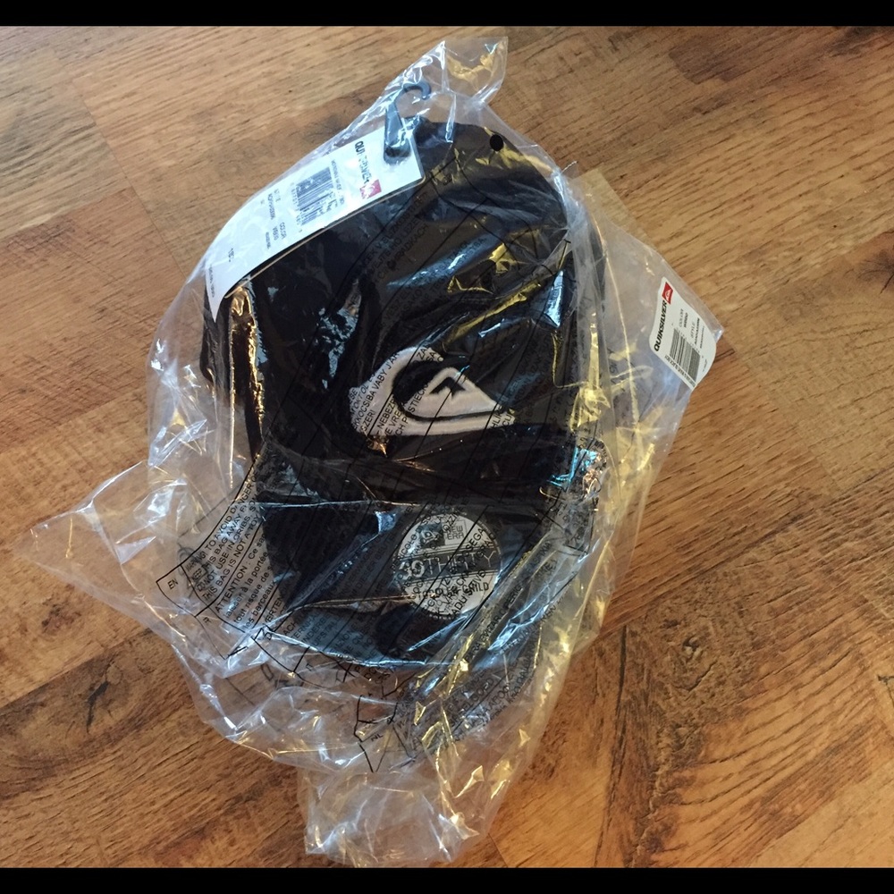 "Little" boys size Quiksilver hat