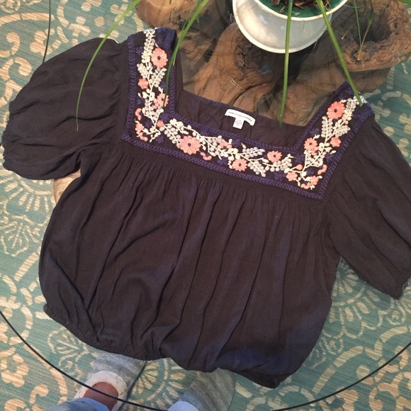 Embroiled Flower Child Shirt 🌺 - Picture 2 of 3