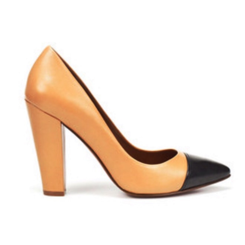 ISO Zara court shoes nude & black size 6US/36EUR