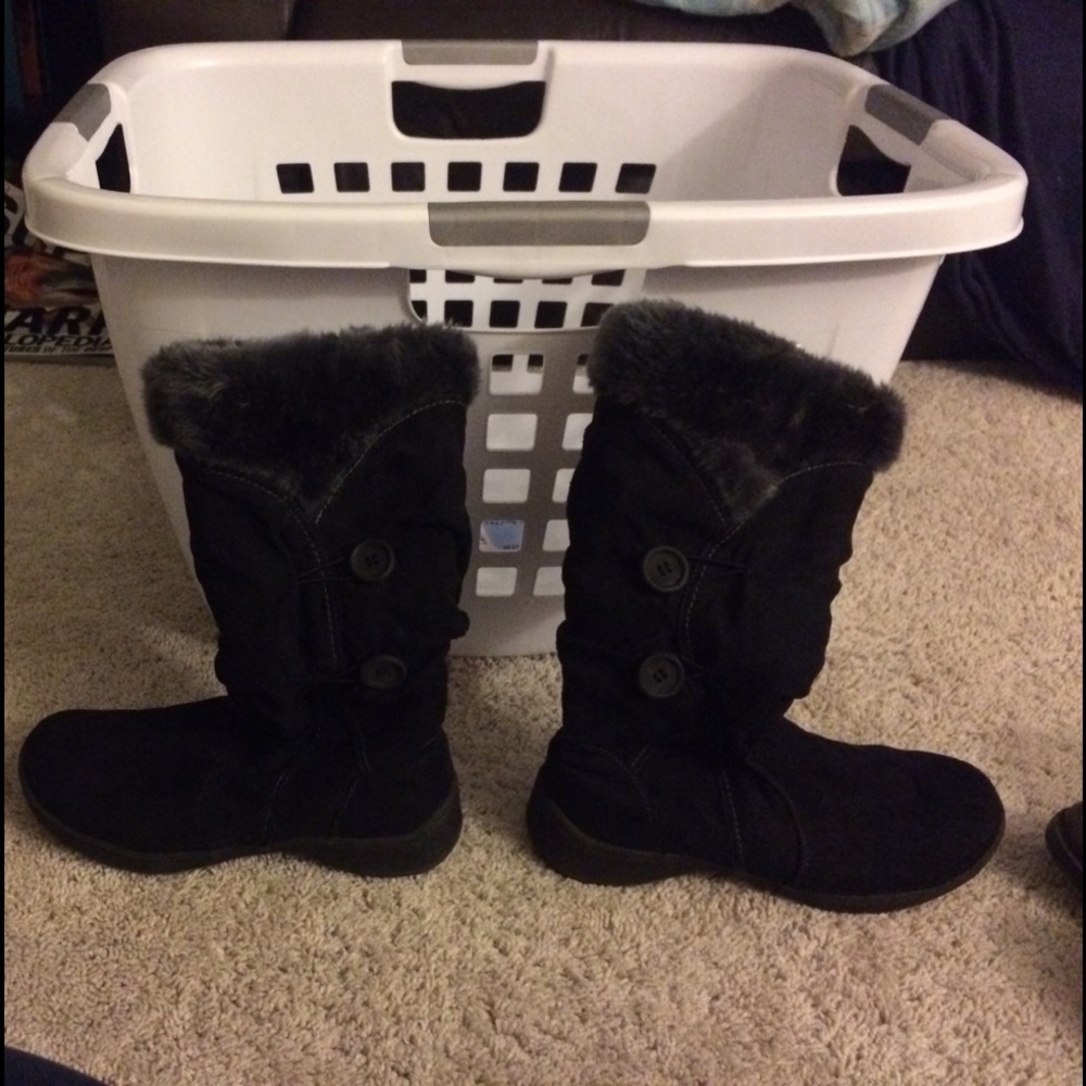 Black boots, just under the knee