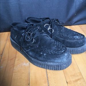 Black TUK Creepers