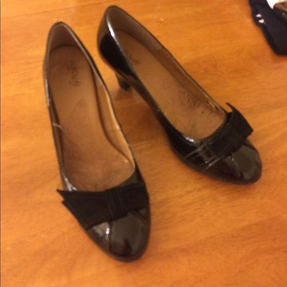 Black heels - Picture 2 of 3