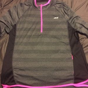 Long sleeve work out shirt