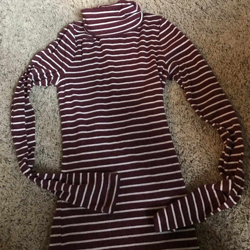 Hollister slim turtle neck