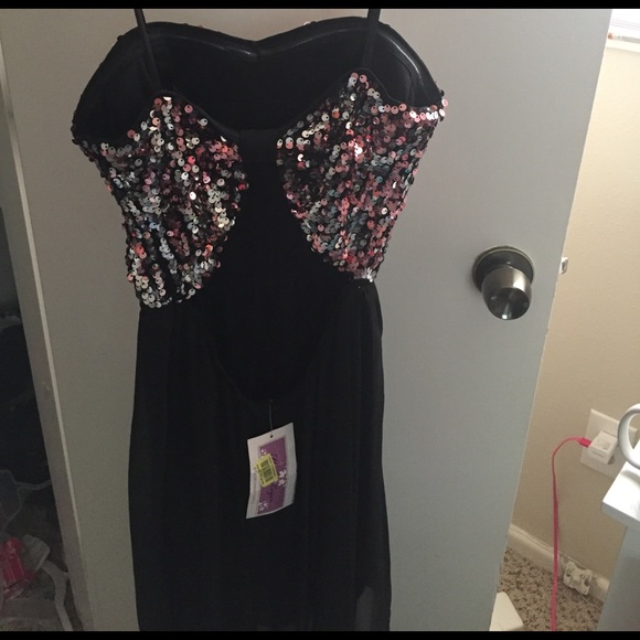 Prom dress!! - Picture 2 of 2