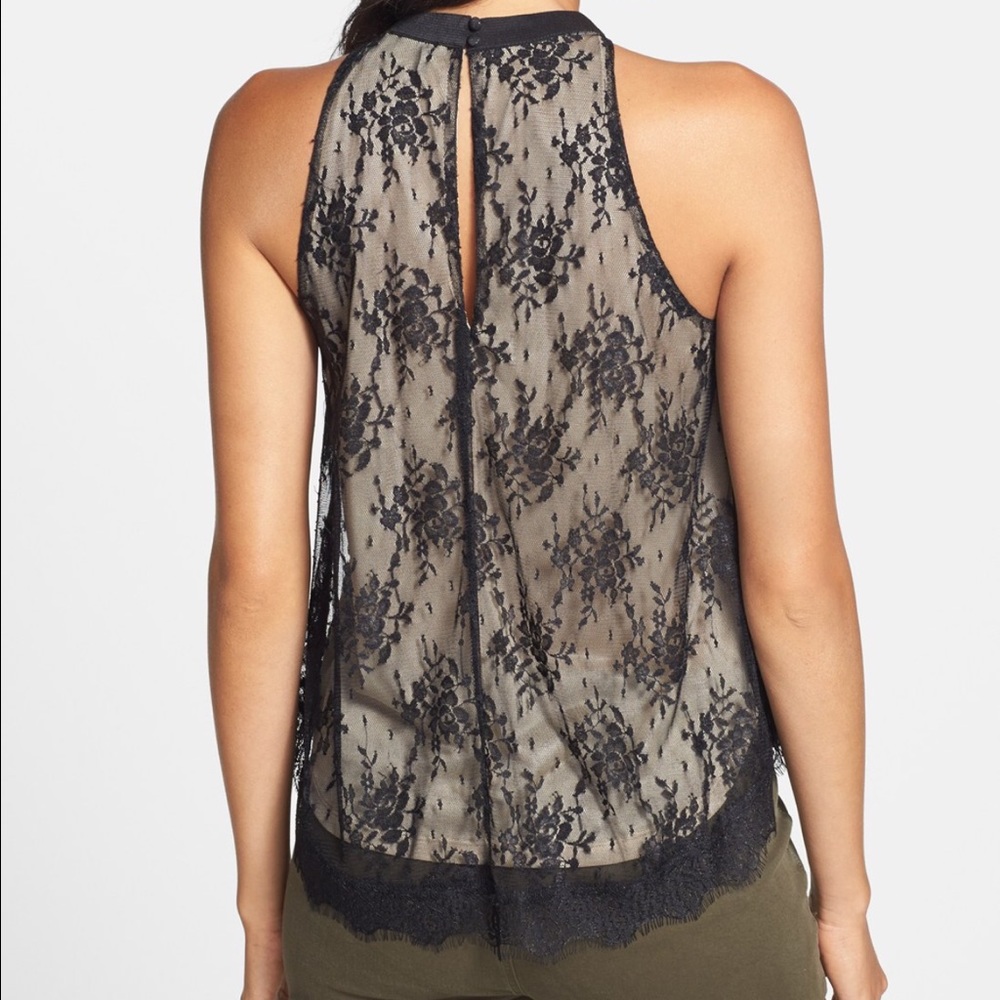Chic ASTR top with cutaway shoulders