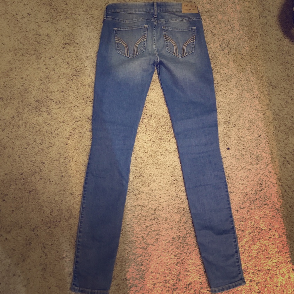 Size 1R destroyed Hollister super skinny