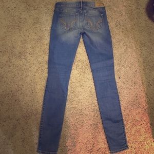 Size 1R destroyed Hollister super skinny