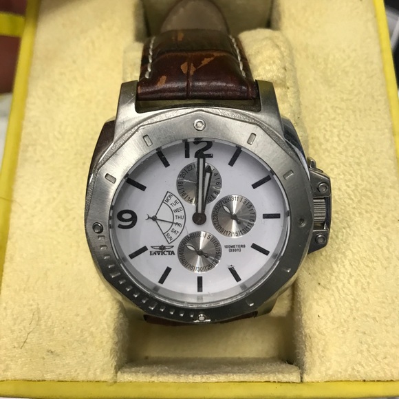 Invicta Model No 5775 - Picture 1 of 4