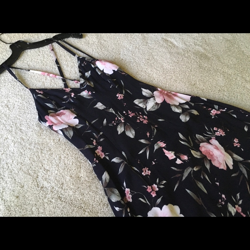 Alice + Olivia Floral Print Maxi Dress - Picture 5 of 7