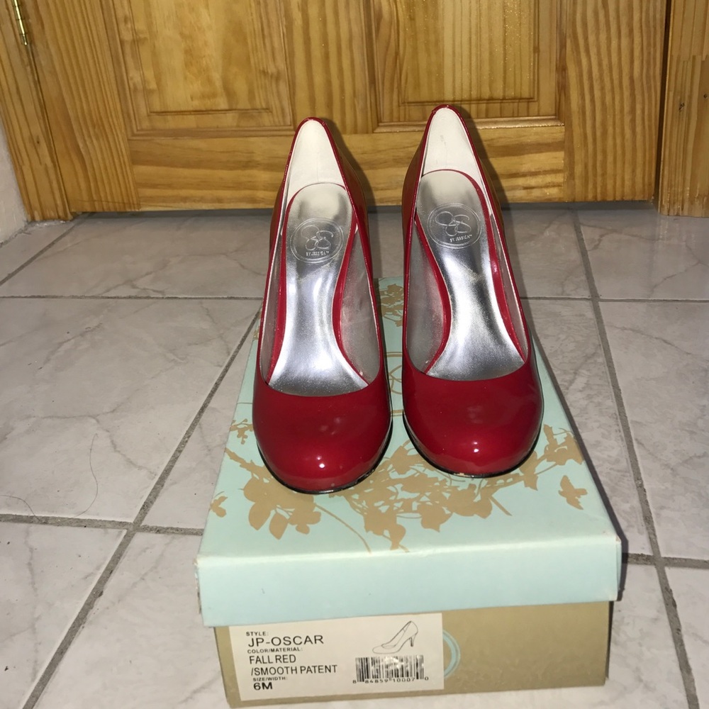 Jessica Simpson patent pump