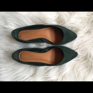 Emerald green pointed flats