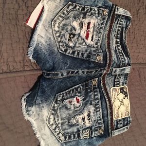🇱🇷 rock revival shorts