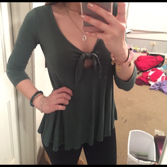 NWOT green front tie American Eagle top! - Picture 4 of 4