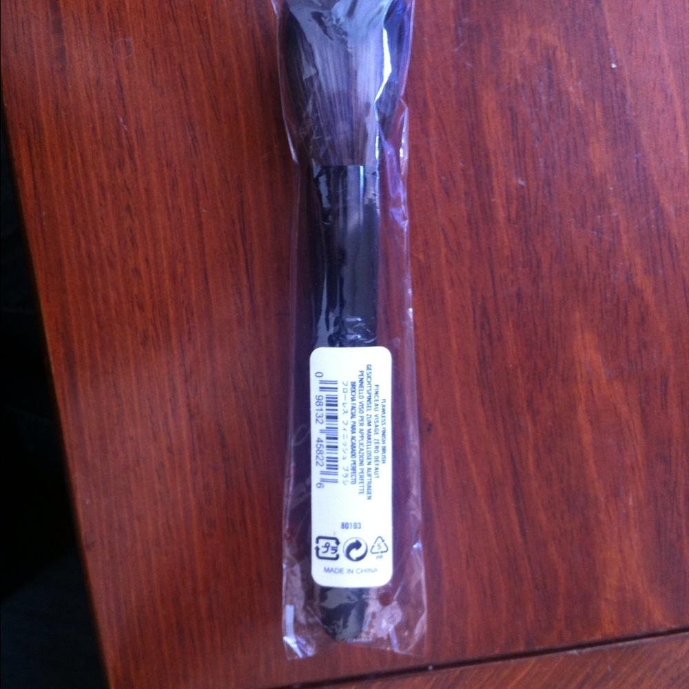 Bare minerals flawless finish brush-- brand new!