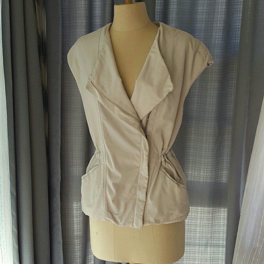 Vince. leather drawstring moto vest off white