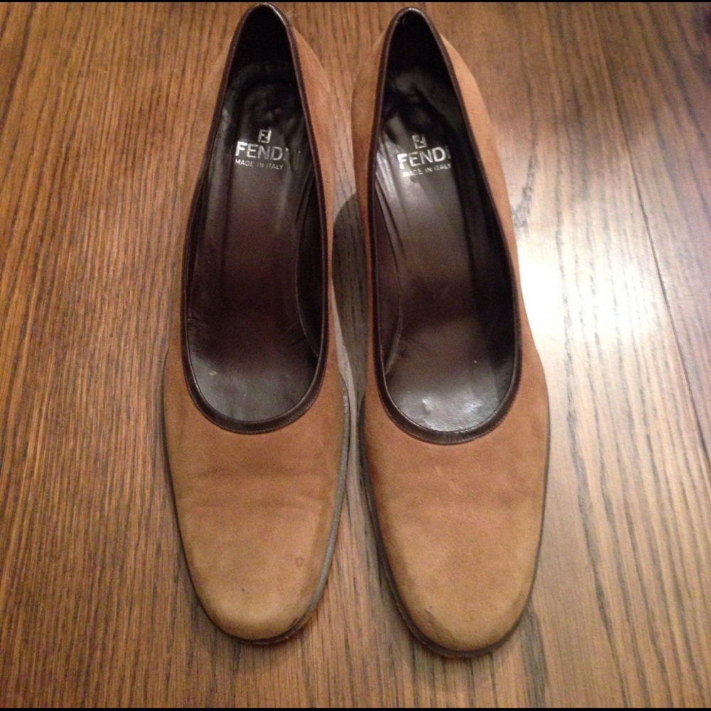 Fendi brown suede pumps