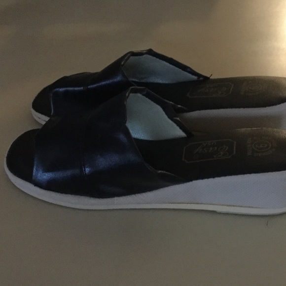 Slippers - Picture 2 of 2