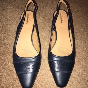 11 Wide Navy blue sling back sandals