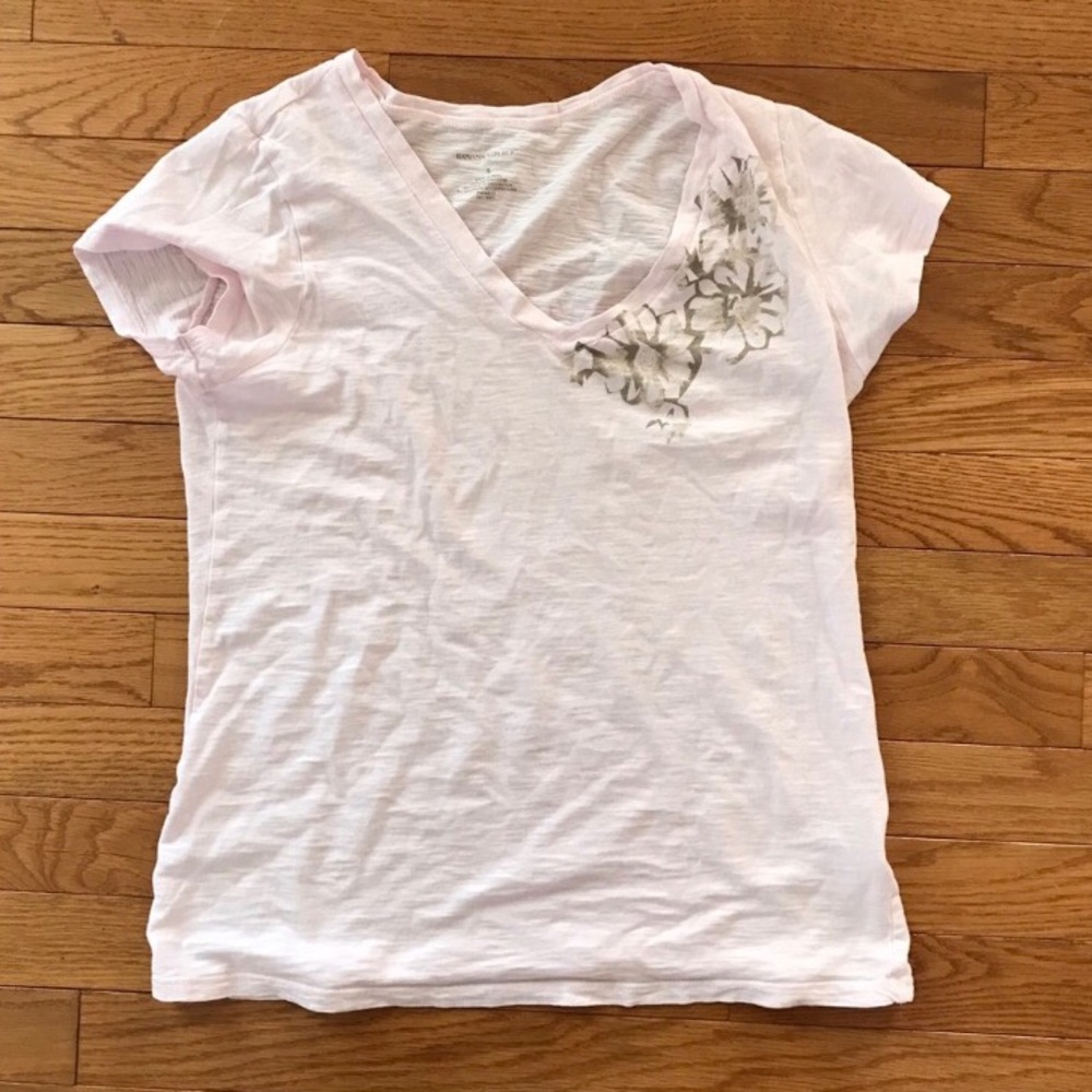 Banana republic Lightweight pink tee