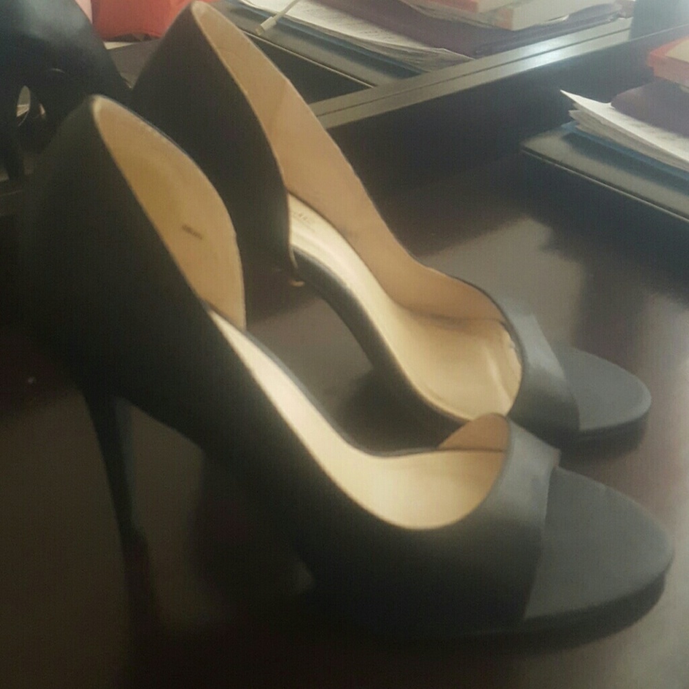 Open toe black heels