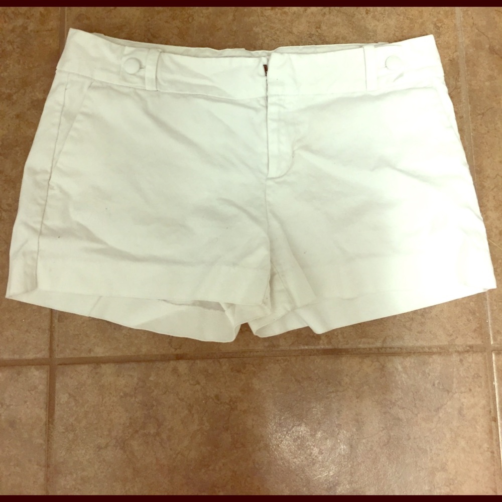{SOLD} Banana Republic short white shorts Size 8