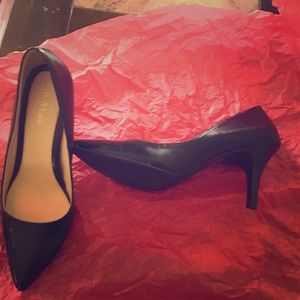 Kelly & Katie Black Pumps DSW