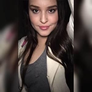 Meet your Posher, Joelle