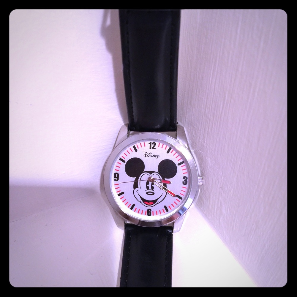 Disney Mickey Mouse Watch-NEW BATTERY