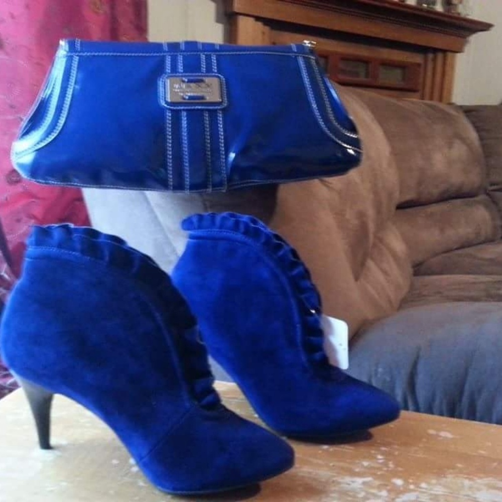 SUPER CUTE ROYAL BLUE BAG & MATCHING HEELS