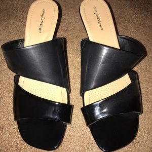 10 Wide black 3 inch sandals