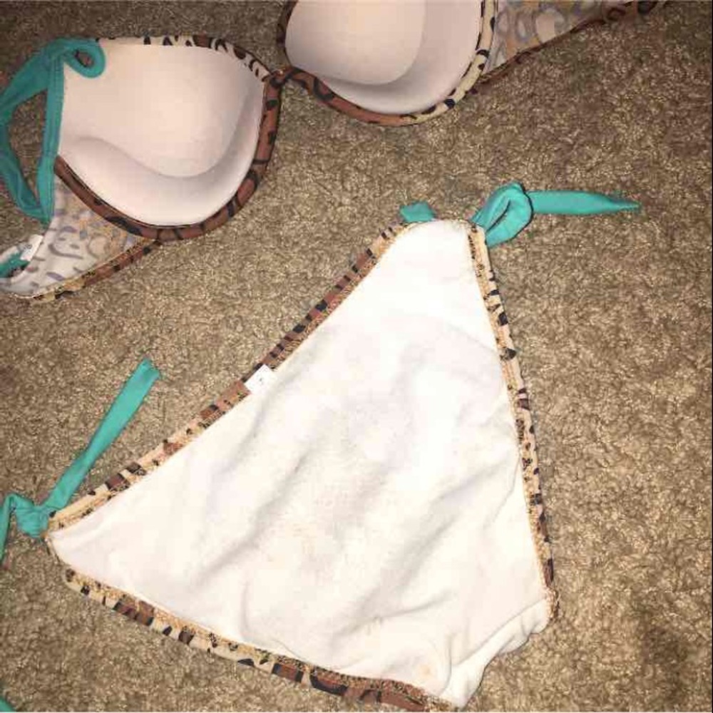 Bathing suit - Picture 3 of 4