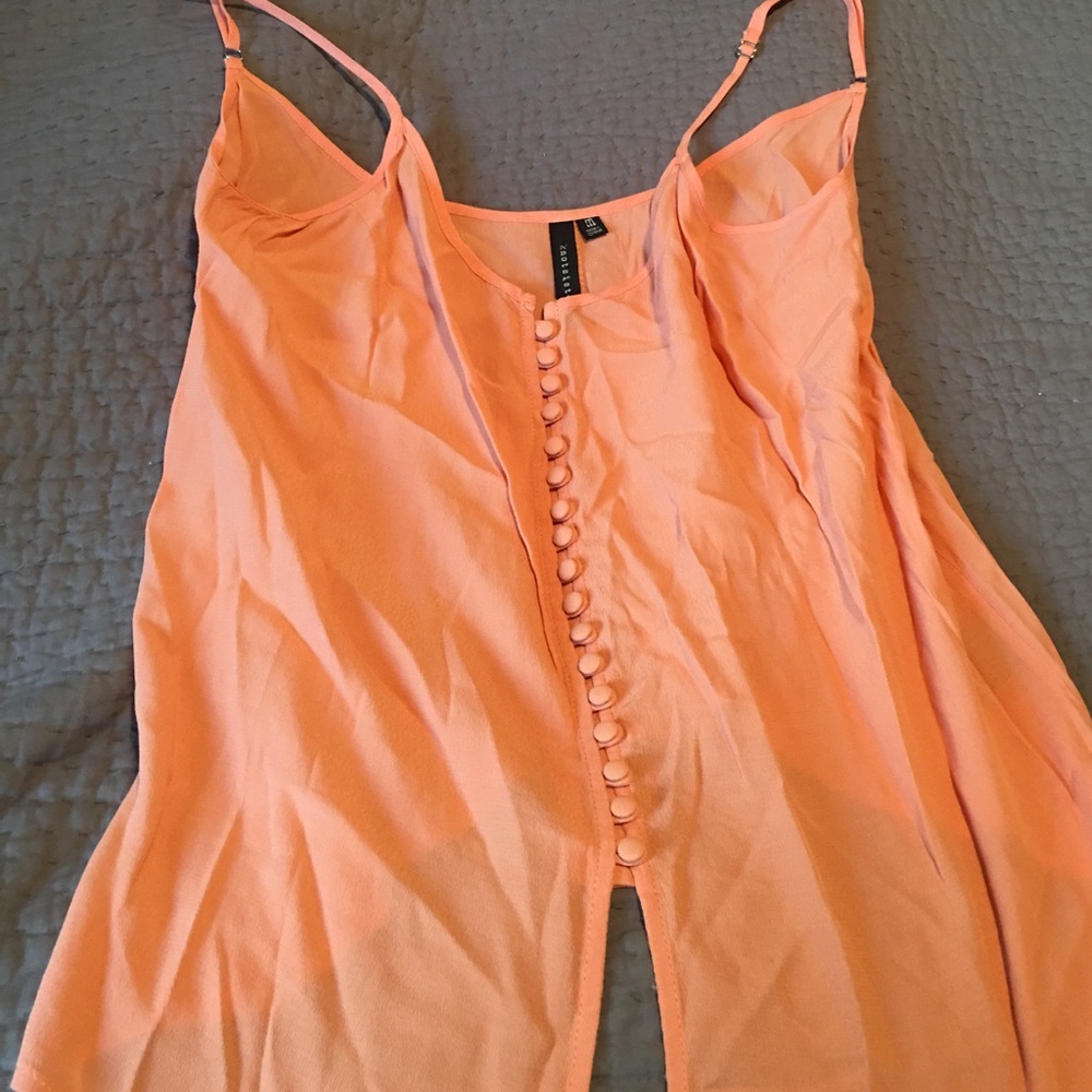peach tank top