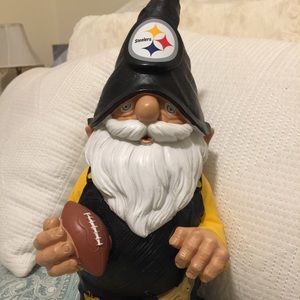 Steelers gnome/statue