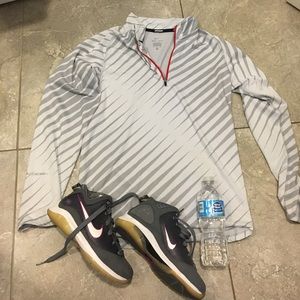 🏃 Nike DRI FIT RUNNING top!🏃