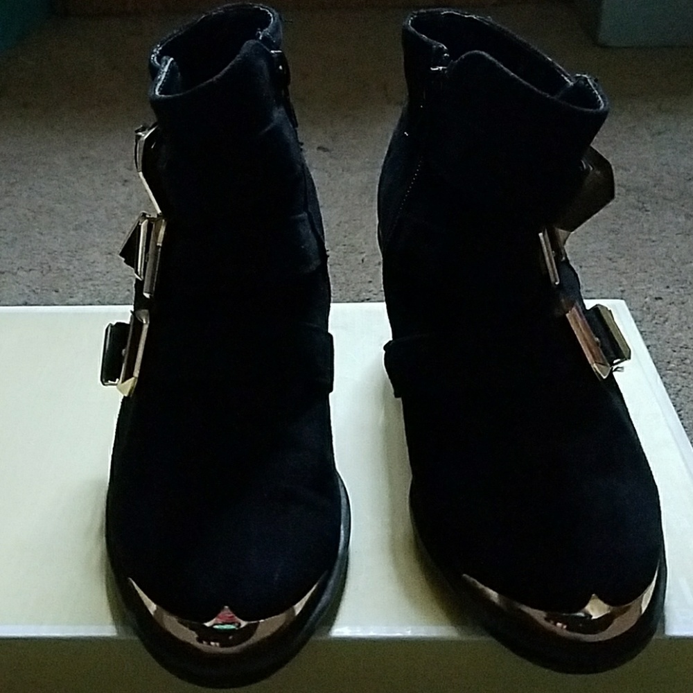 Cathy Jean suede booties.
