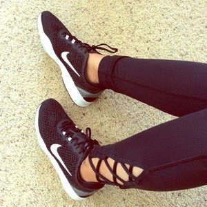 New & Authentic Nike Zoom Fit size 6.5 (23.5cm)