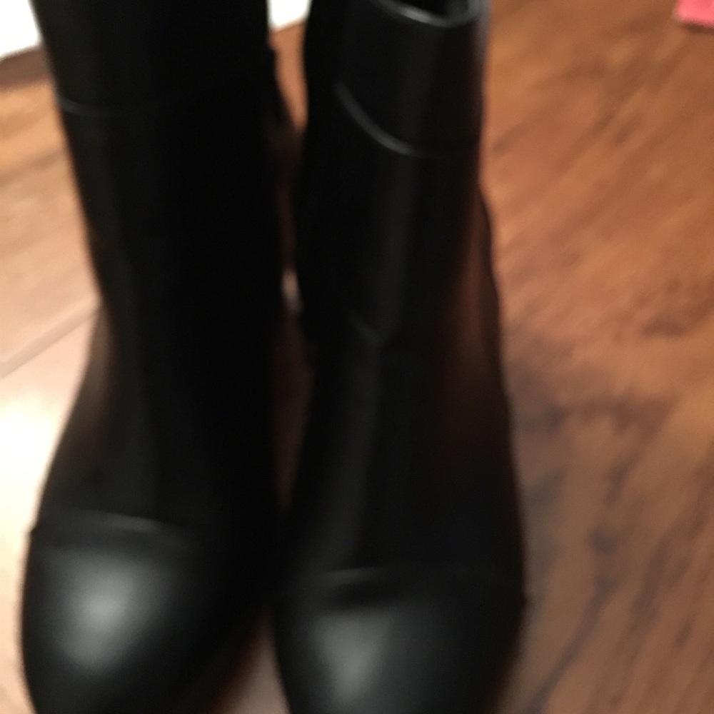 Catherine's brand leather short boots