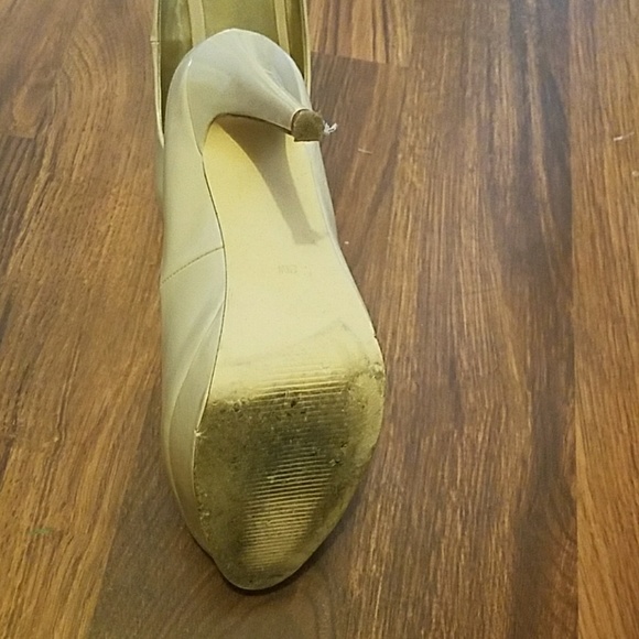 Heels - Picture 3 of 4