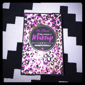 Too Faced The Power of Makeup Pallette 💫