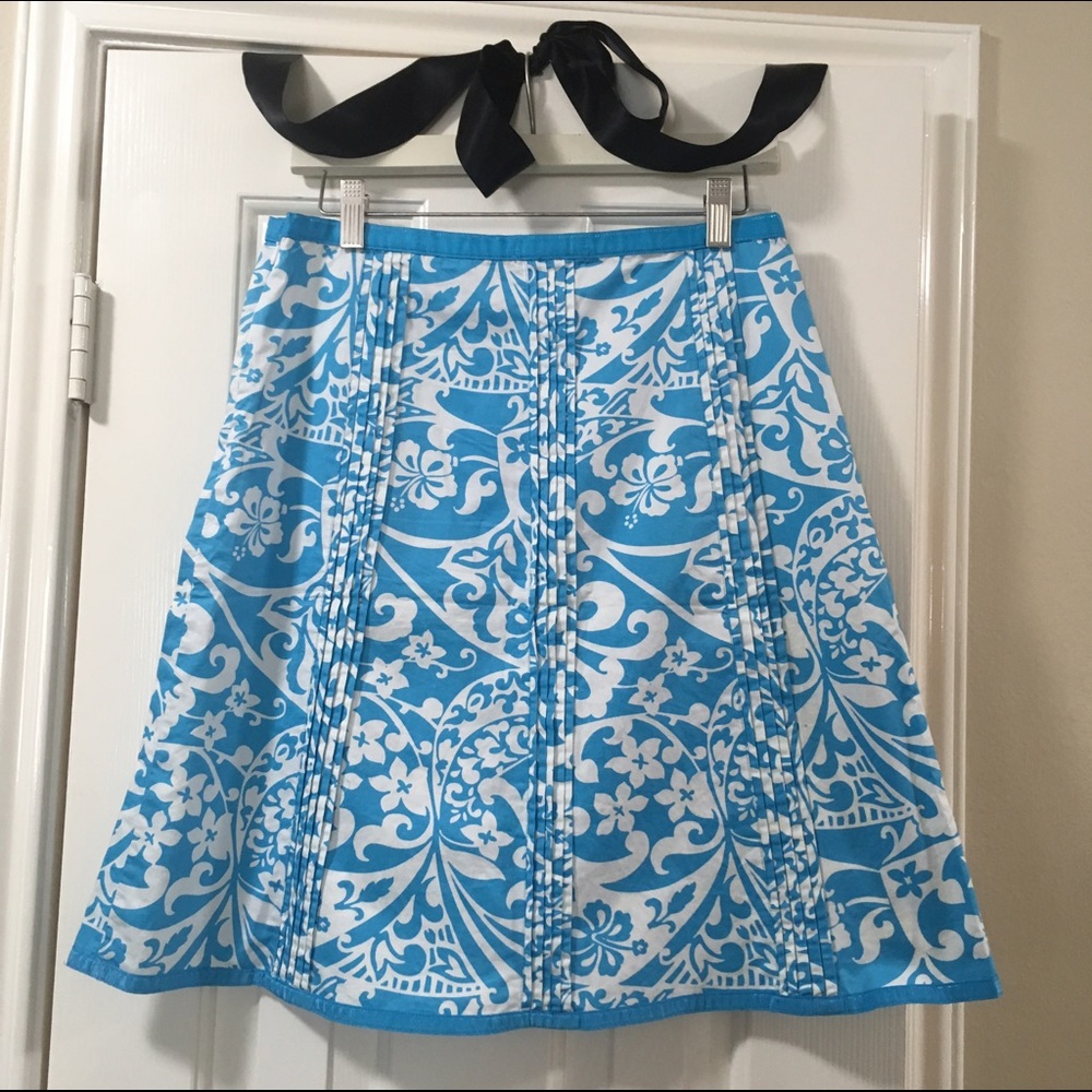 Old Navy turquoise and white summer a-line skirt.