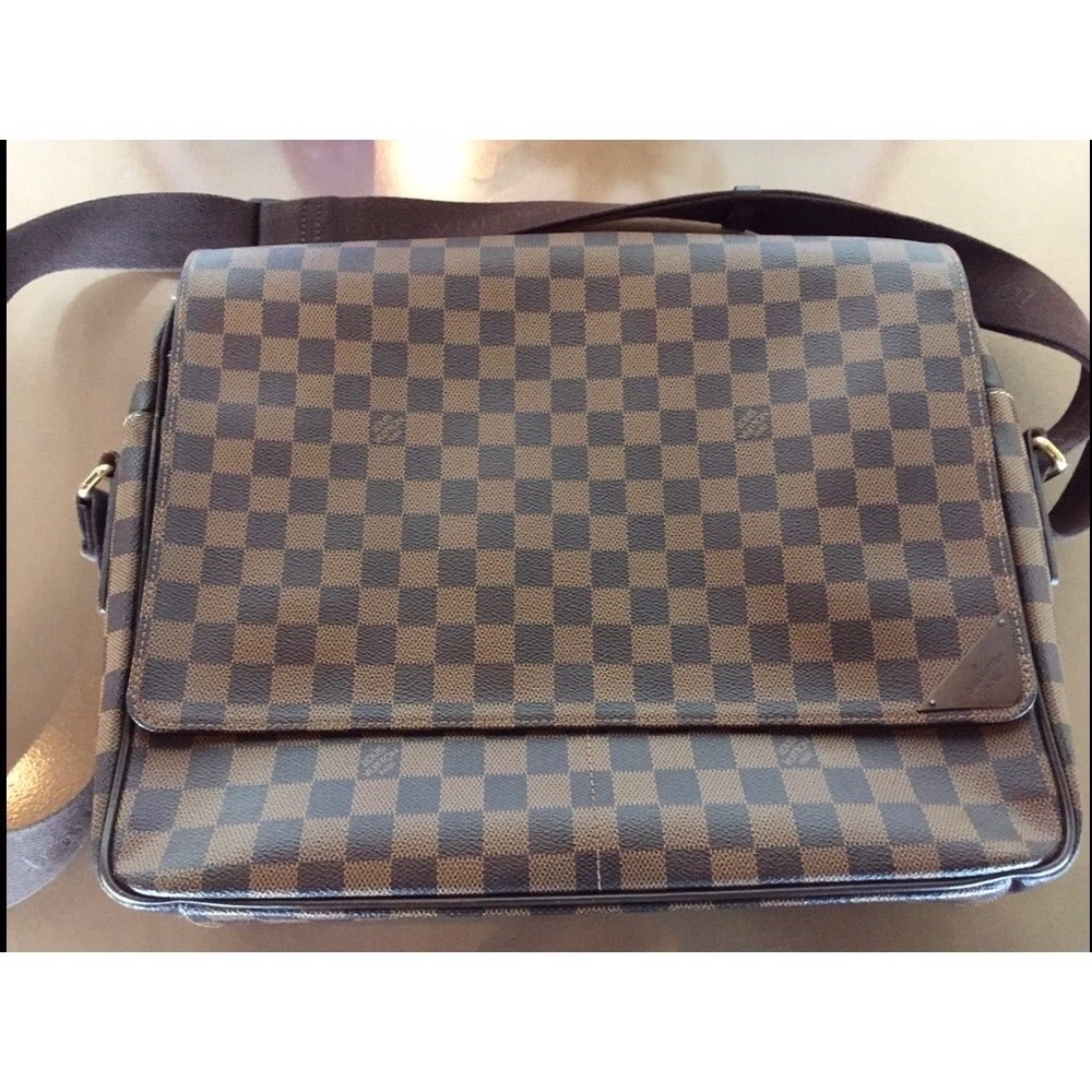 Authentic Louis Vuitton Messenger Bag