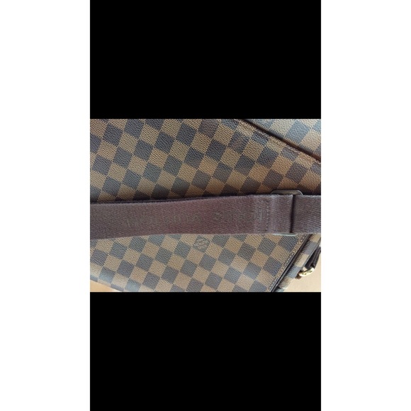 Authentic Louis Vuitton Messenger Bag - Picture 2 of 8