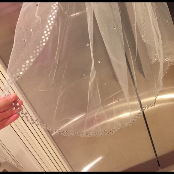 Wedding ivory veil main image 5