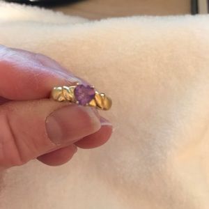 10k gold ring with Purple Heart gem stone x / ❤️